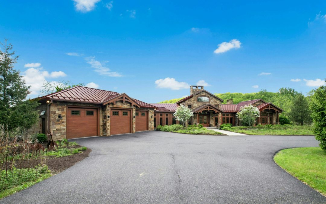 SPOTLIGHT TOUR FOR 2042 Folk Road Fogelsville, PA