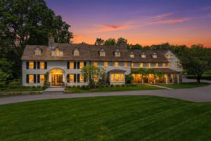 Connecticut real estate listing photo by HomeDiary